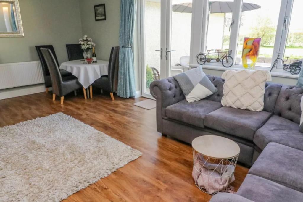 Two Acres- Spacious, Delightful, Pet Free Bungalow Levens Exterior foto